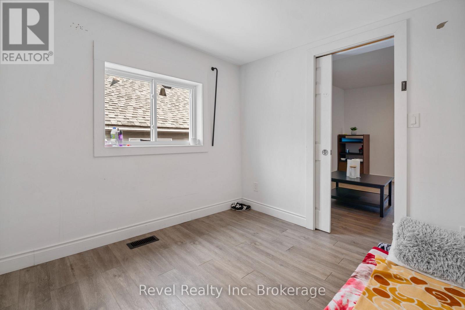 155 DUKE STREET W - 22