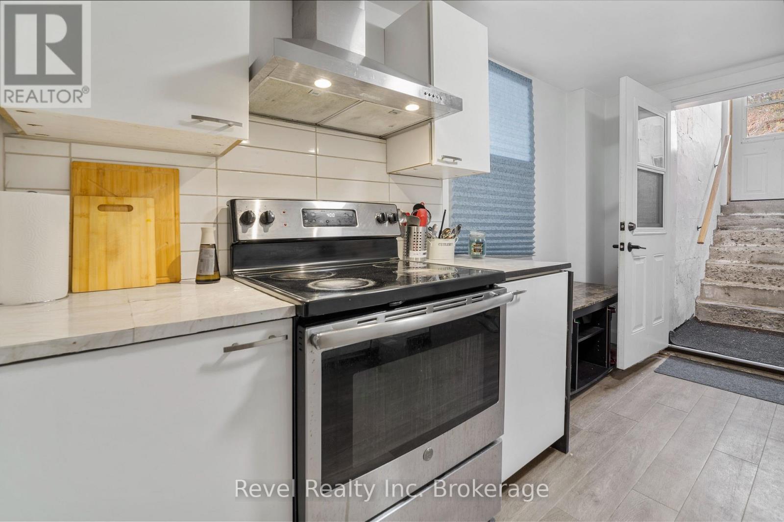 155 DUKE STREET W - 33