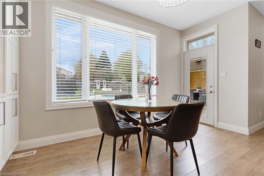 237 WATERBEND Crescent - 24
