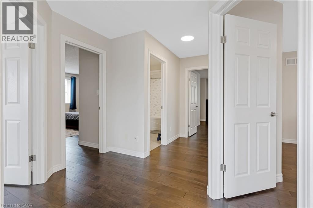 237 WATERBEND Crescent - 30