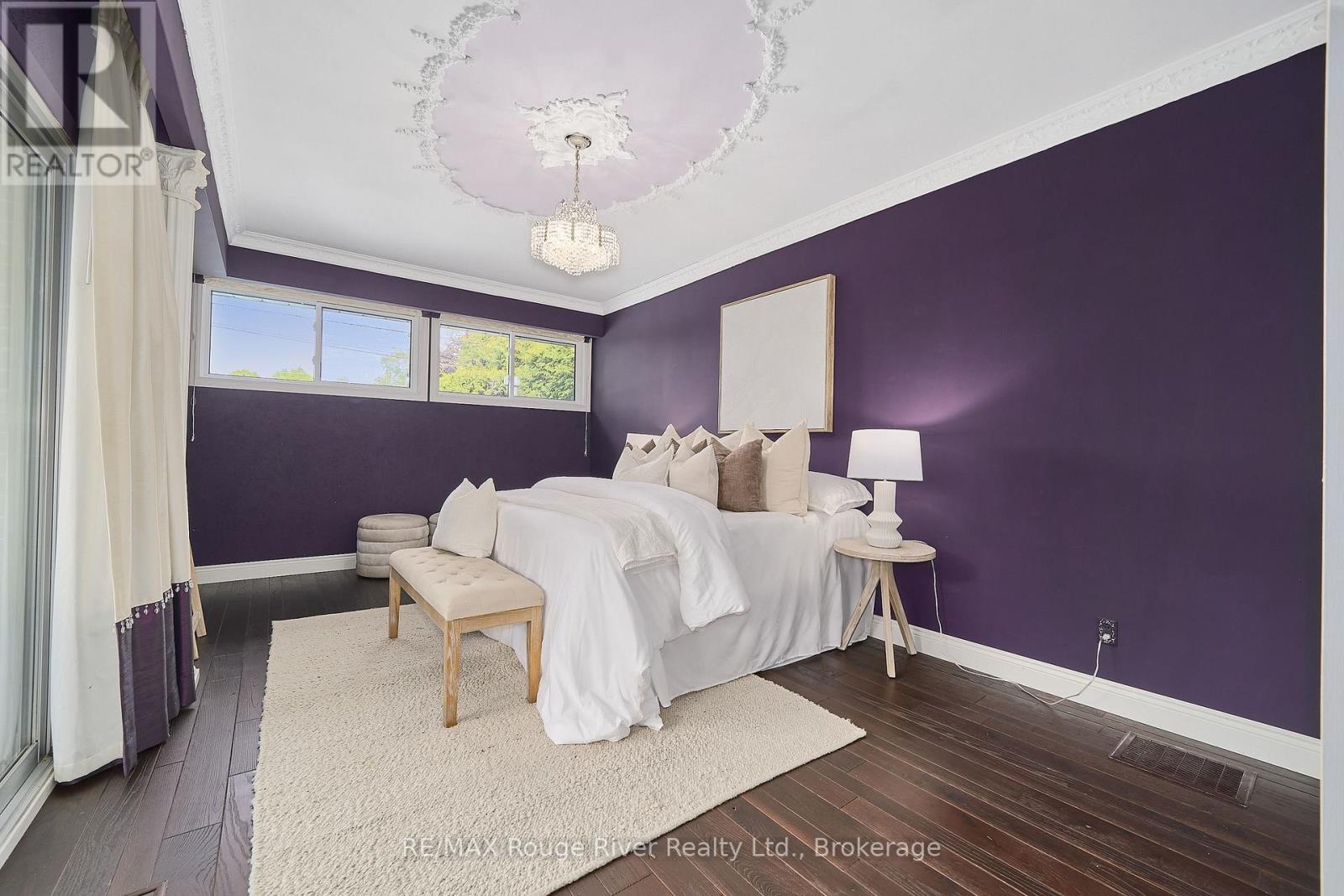 485 ELIZABETH STREET - 18