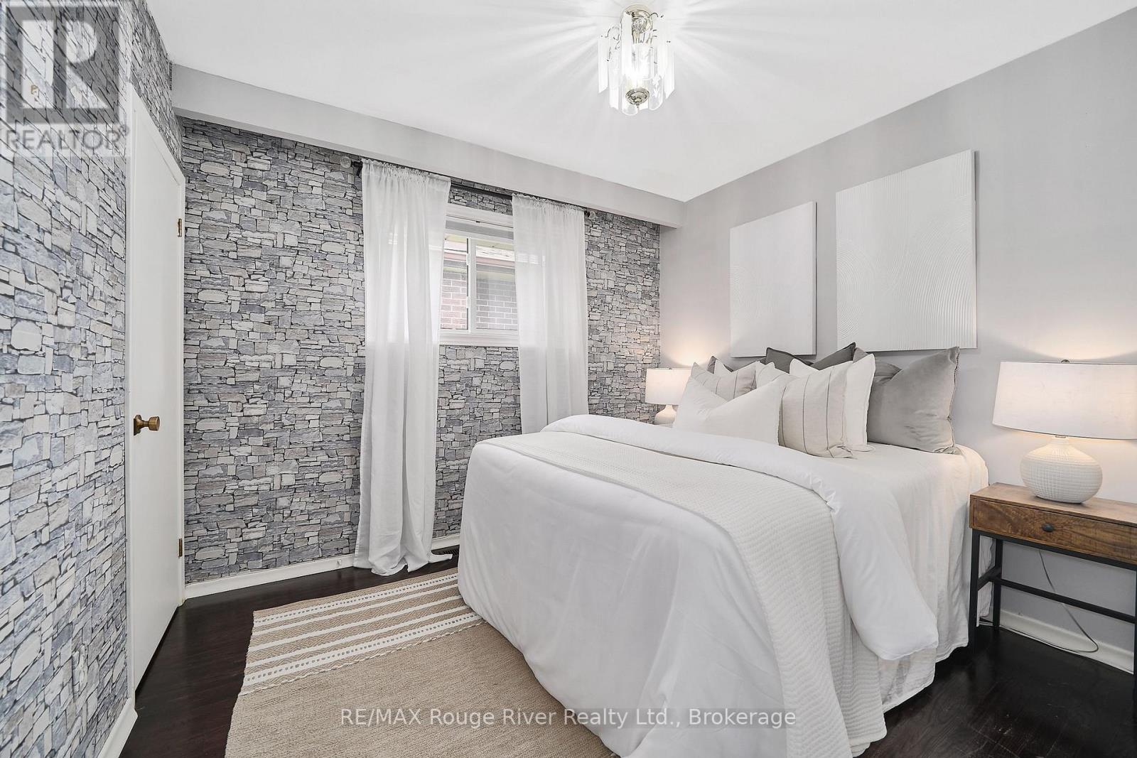 485 ELIZABETH STREET - 24