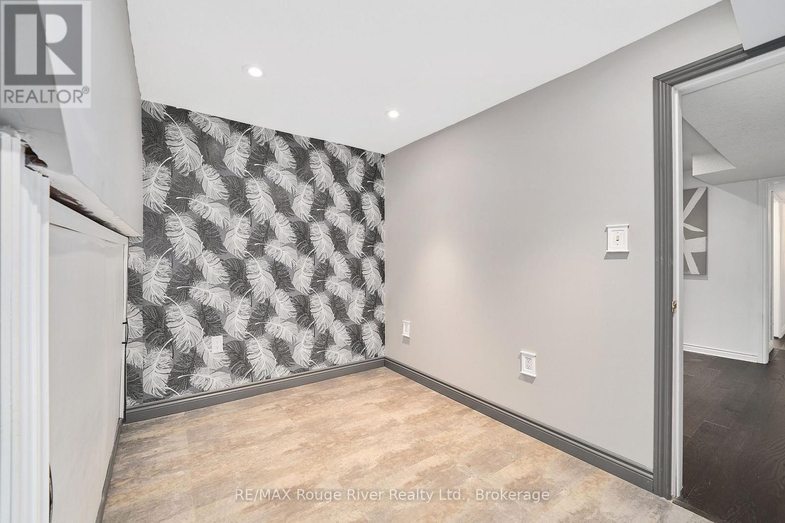 485 ELIZABETH STREET - 28