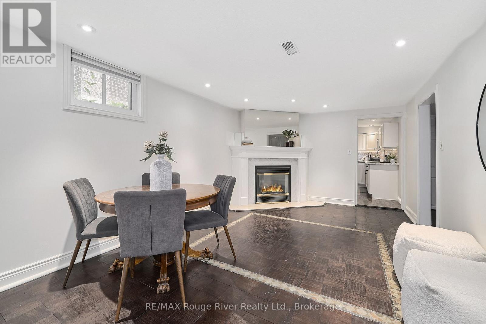 485 ELIZABETH STREET - 32