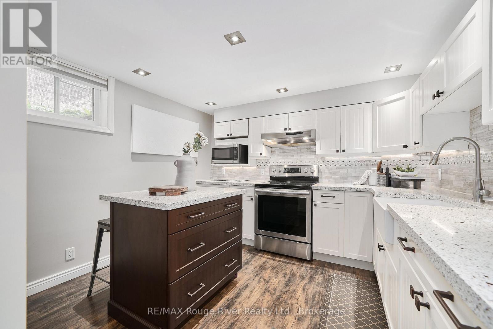 485 ELIZABETH STREET - 33