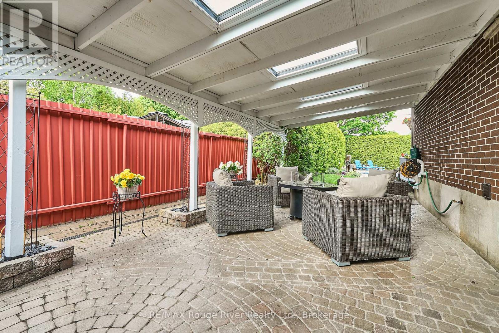 485 ELIZABETH STREET - 38