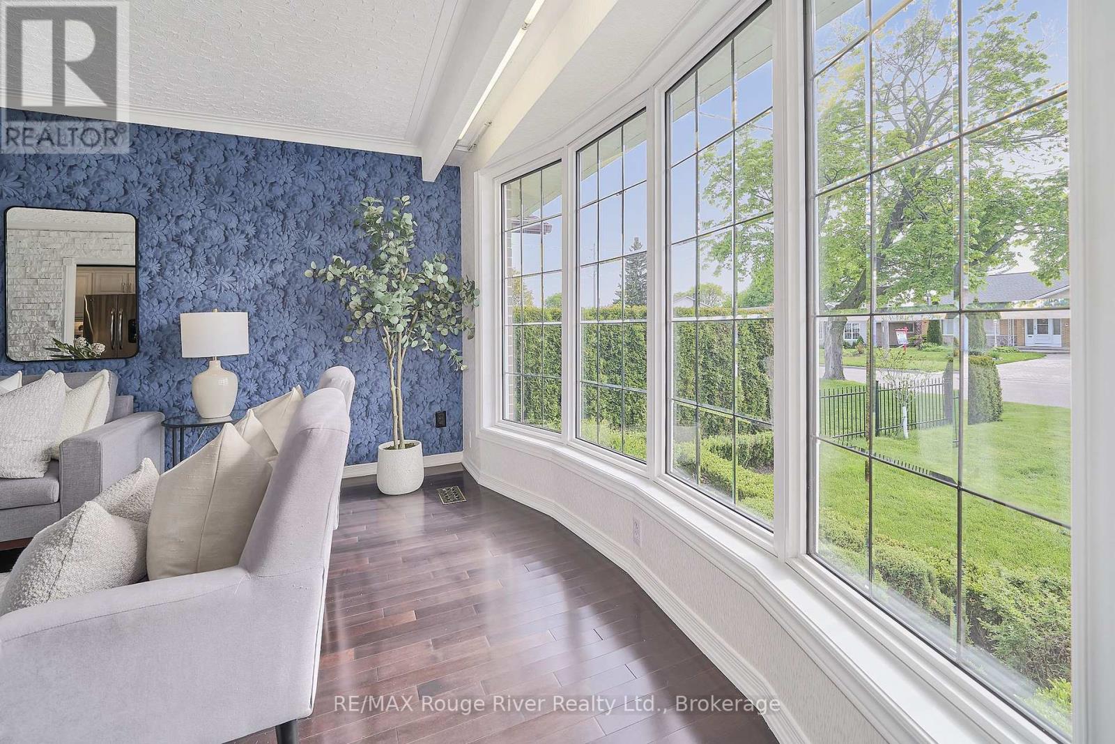 485 ELIZABETH STREET - 7