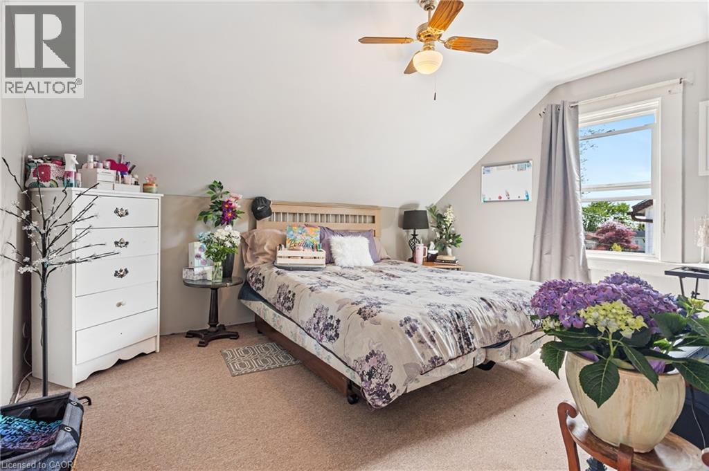 21 BRANT Street - 22