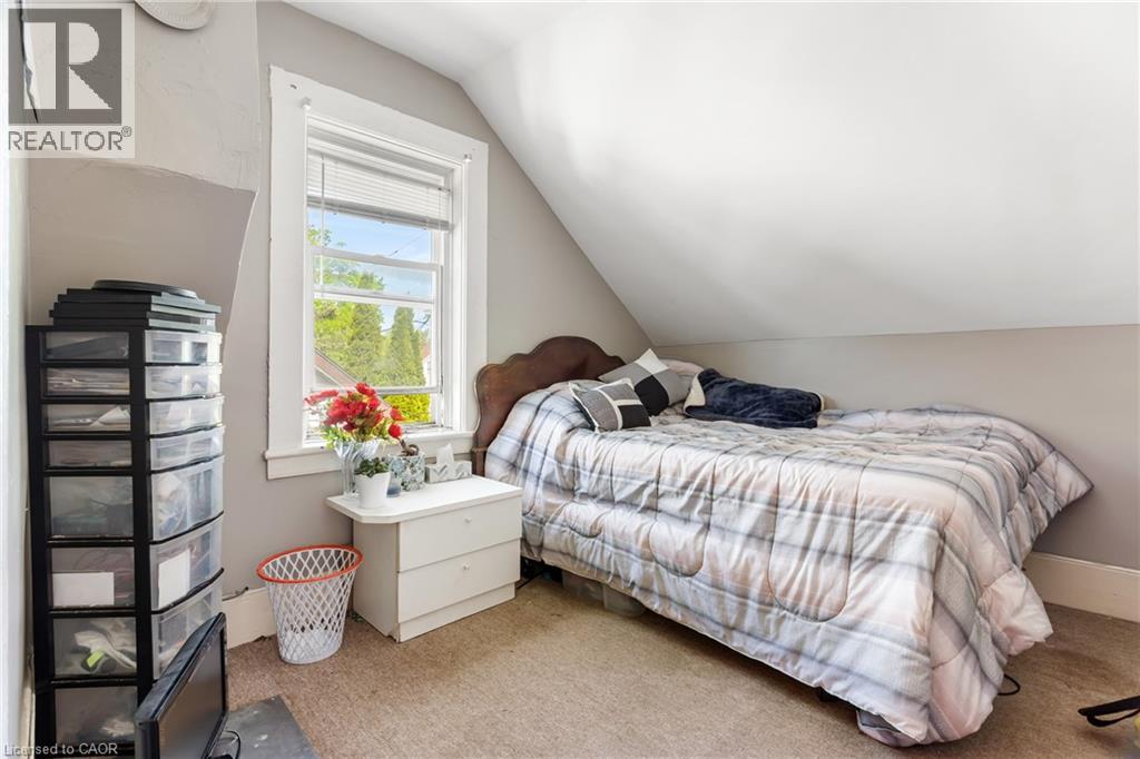 21 BRANT Street - 25