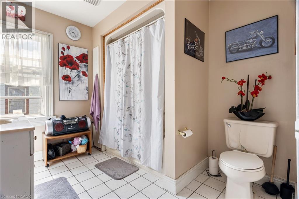 21 BRANT Street - 27