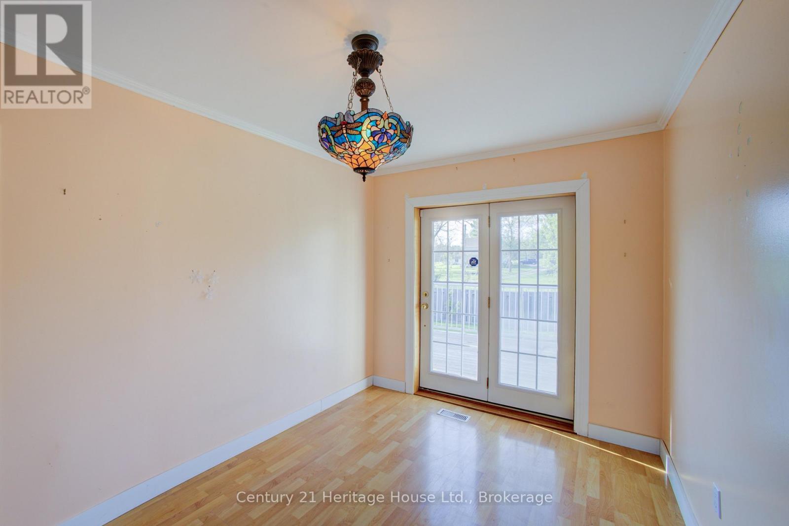 462 DURHAM ROAD W - 11