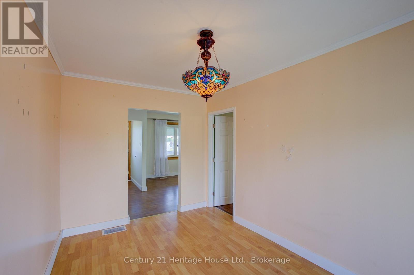 462 DURHAM ROAD W - 12