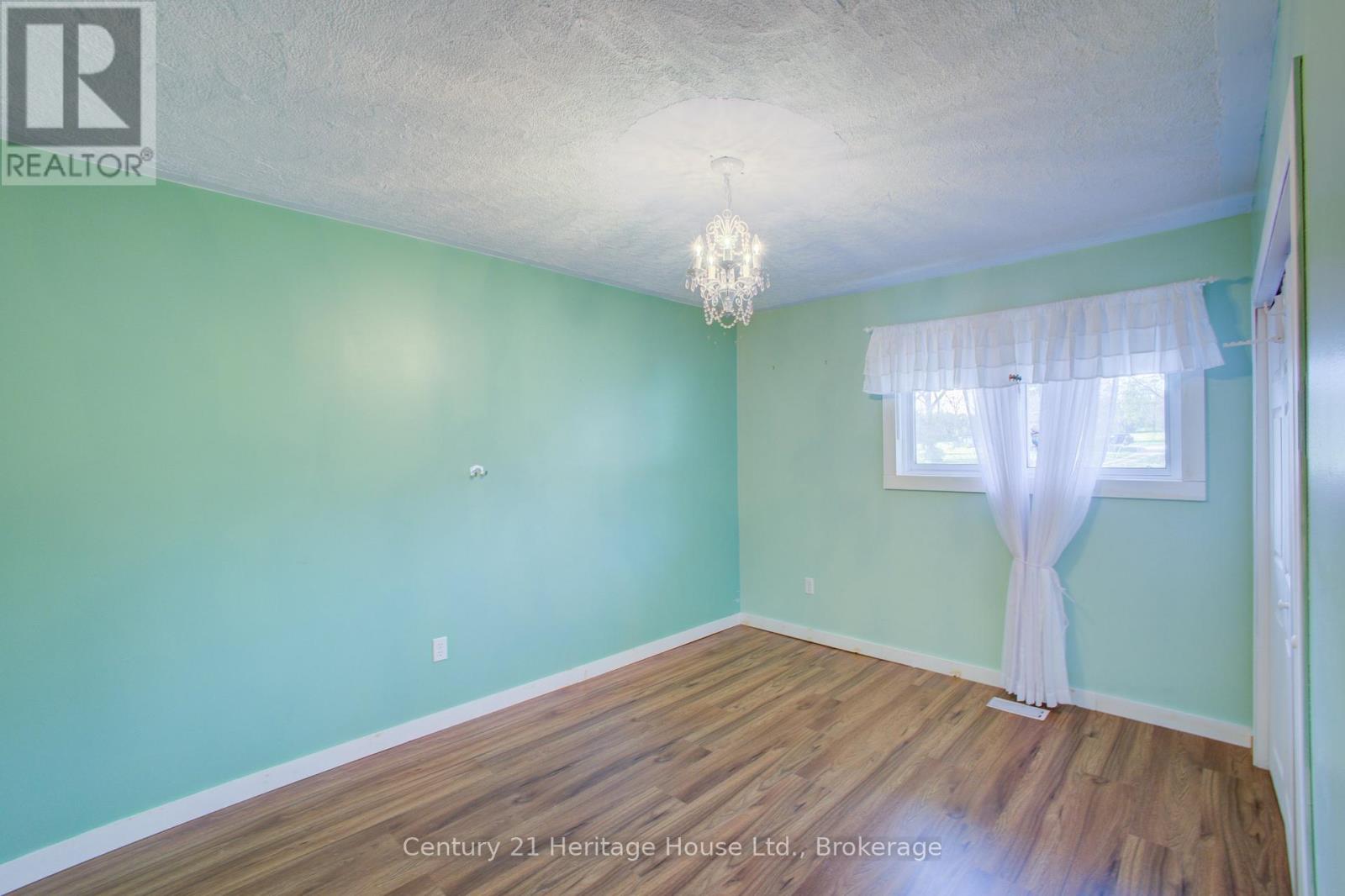 462 DURHAM ROAD W - 13