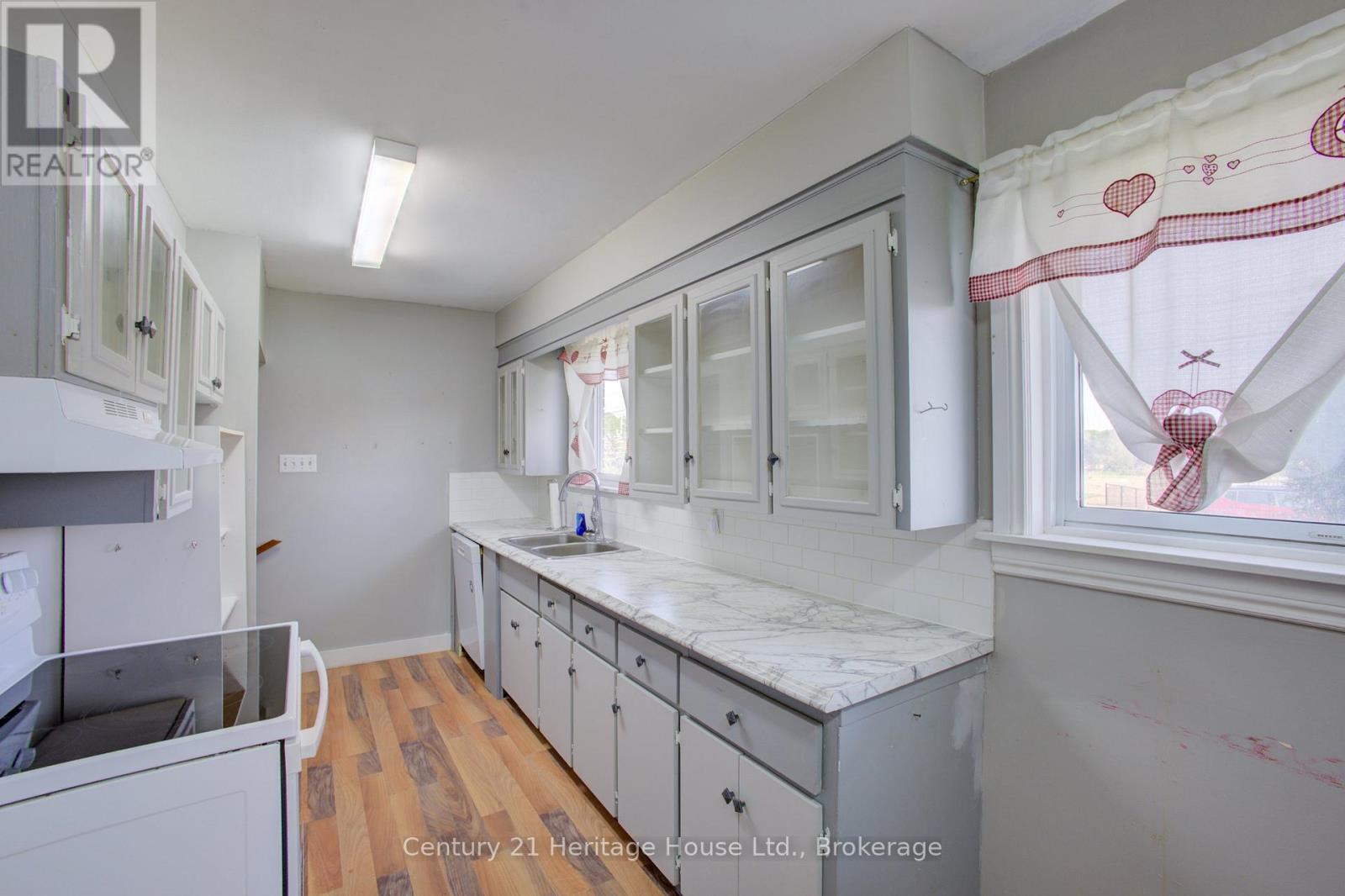 462 DURHAM ROAD W - 16