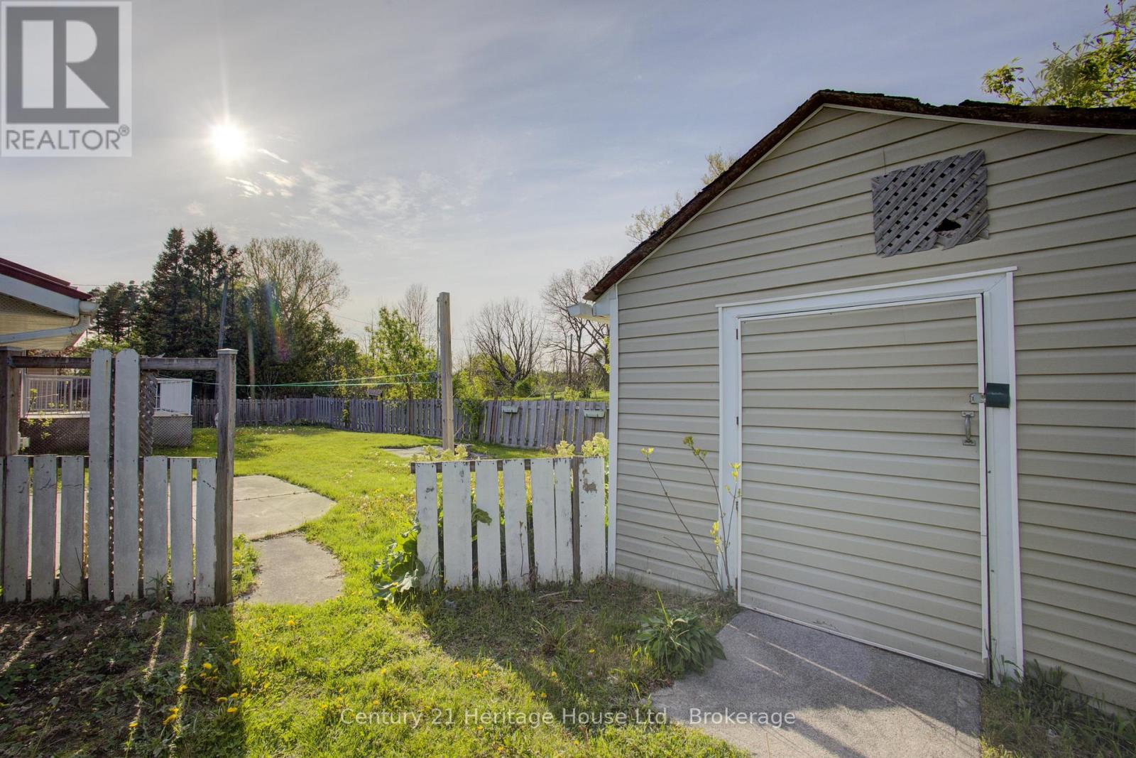 462 DURHAM ROAD W - 21