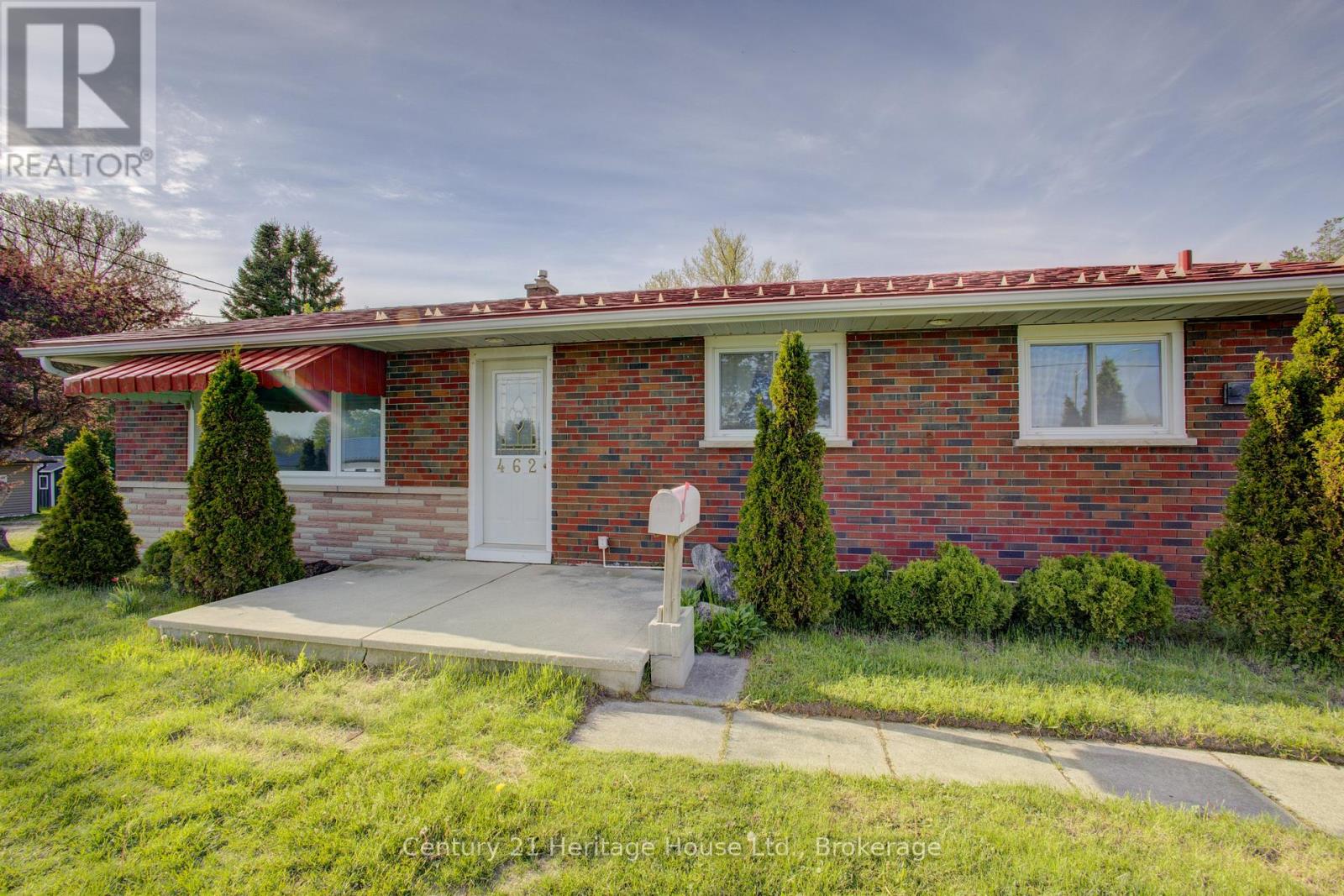462 DURHAM ROAD W - 4