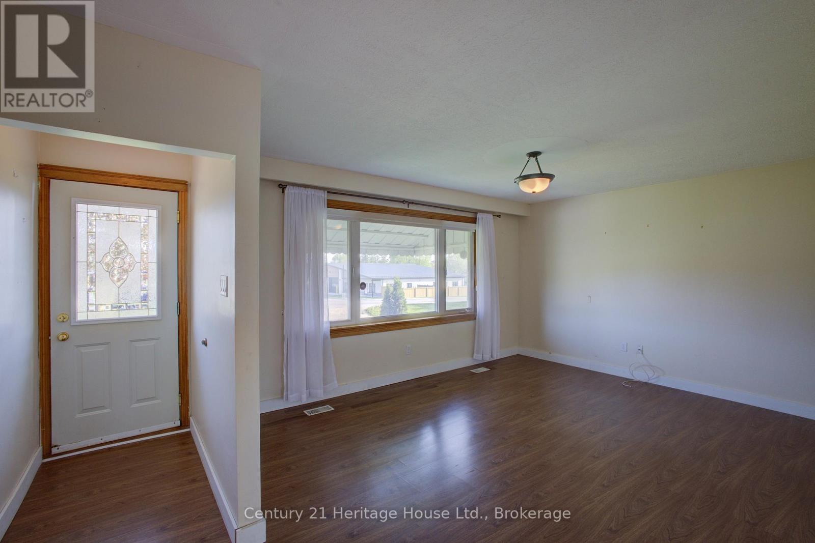 462 DURHAM ROAD W - 5