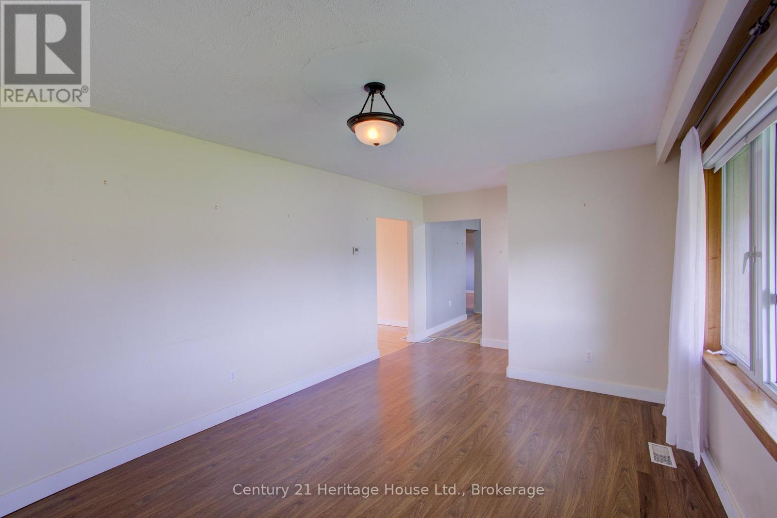 462 DURHAM ROAD W - 8
