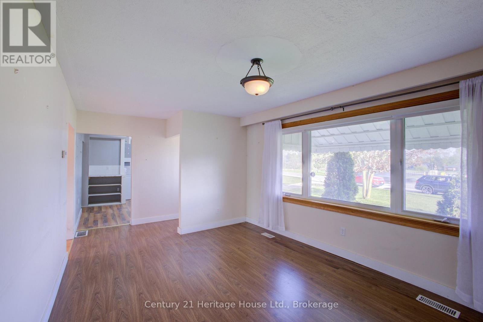 462 DURHAM ROAD W - 9