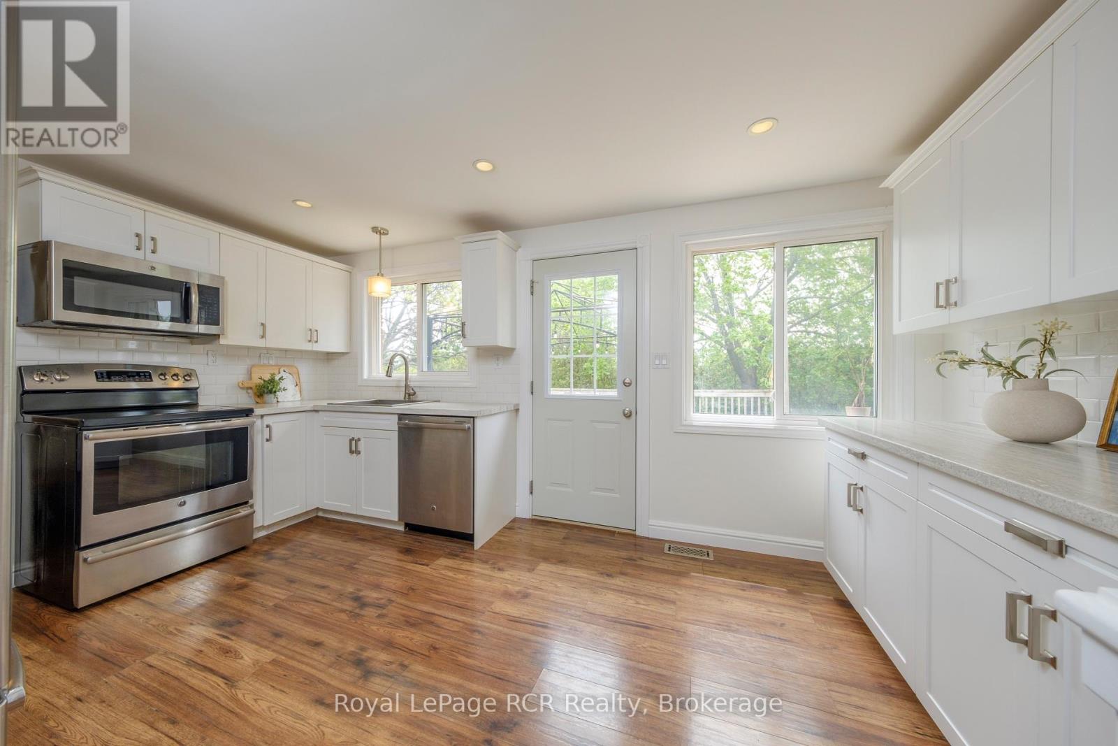 466 HIGHLAND DRIVE - 11