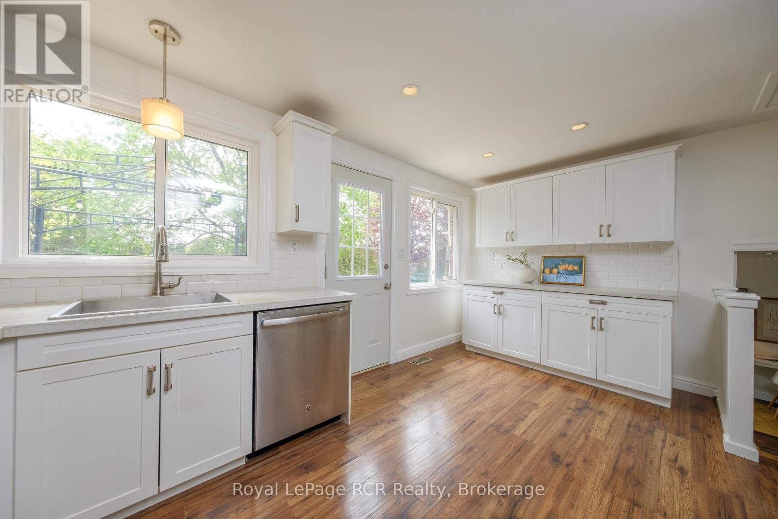 466 HIGHLAND DRIVE - 12