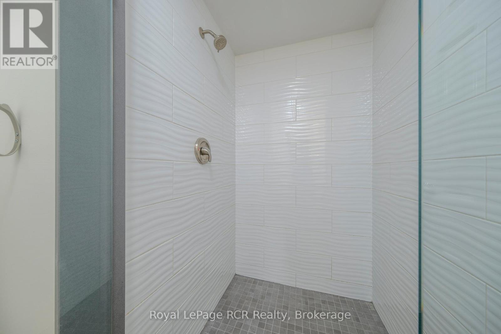 466 HIGHLAND DRIVE - 17