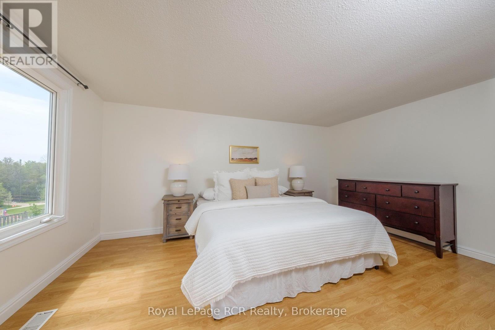 466 HIGHLAND DRIVE - 20