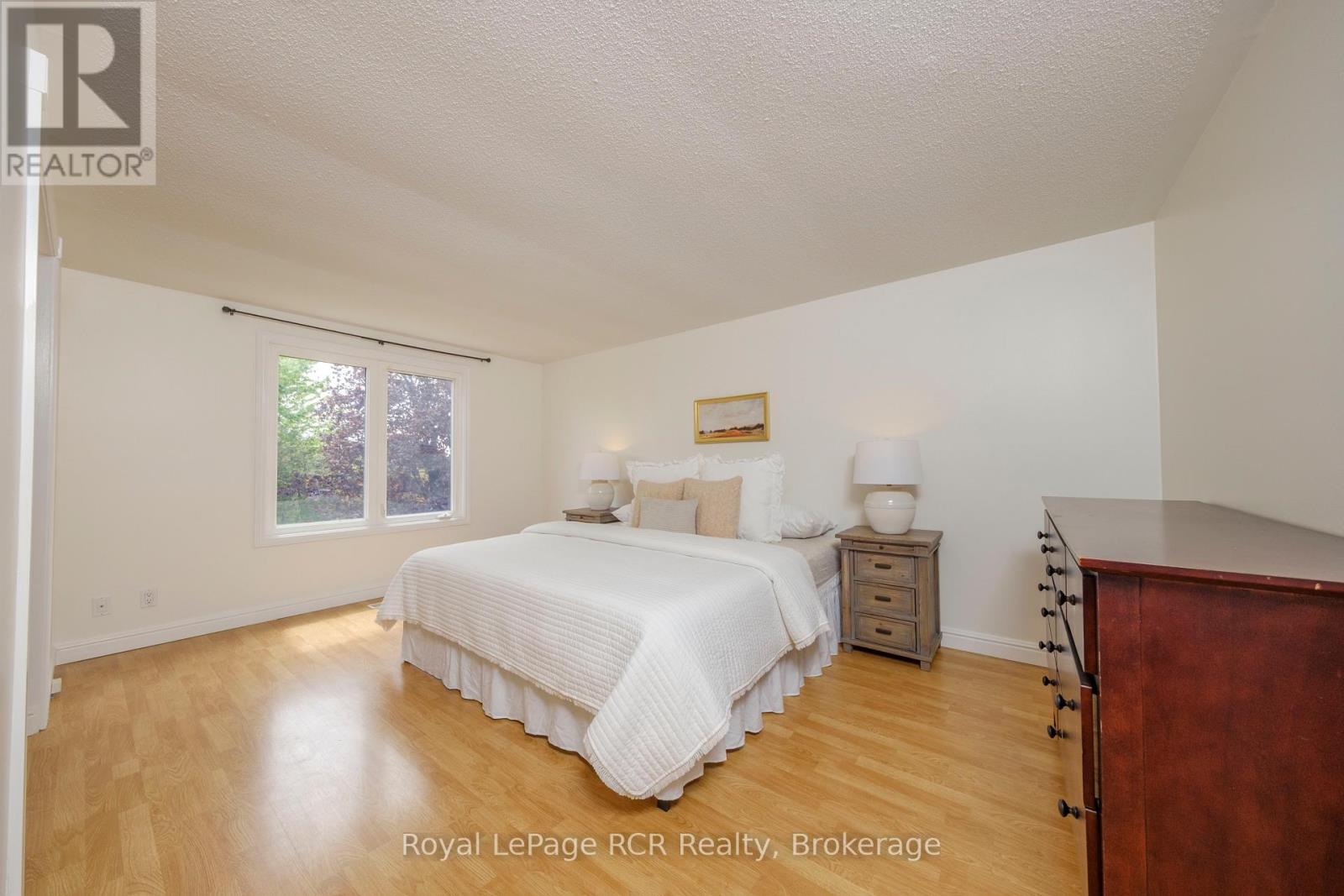 466 HIGHLAND DRIVE - 21