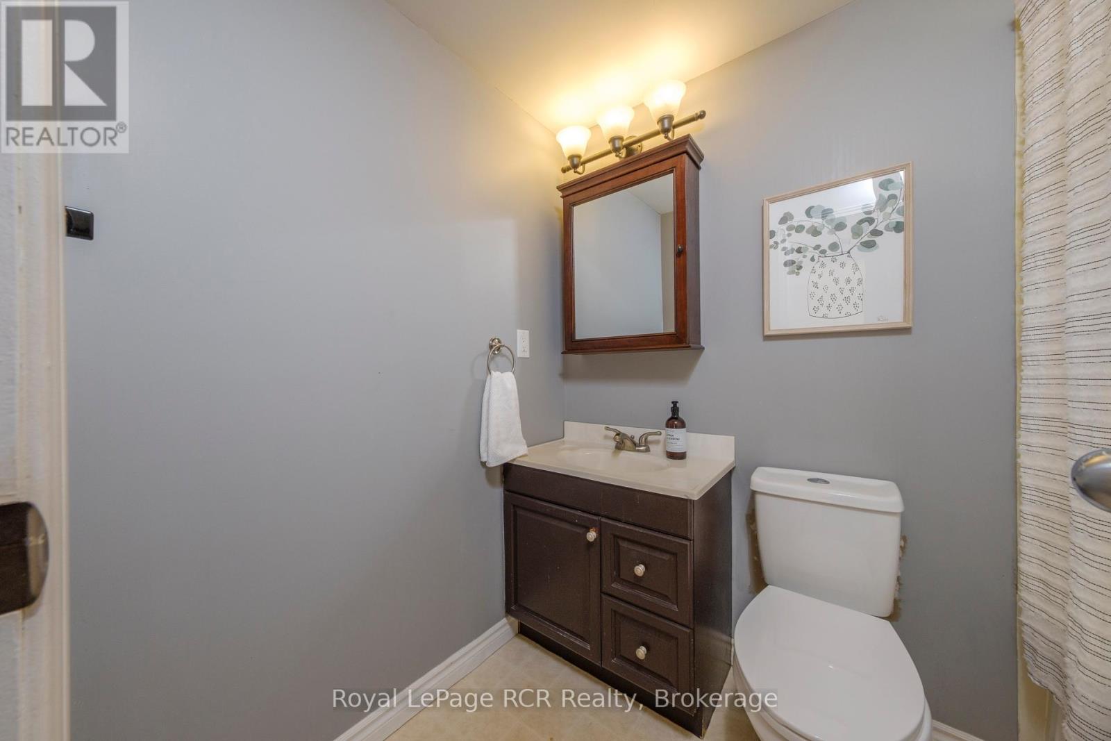 466 HIGHLAND DRIVE - 23