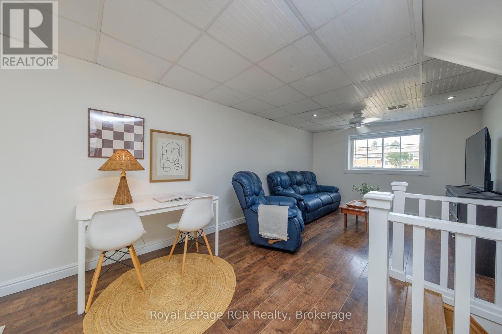 466 HIGHLAND DRIVE - 26