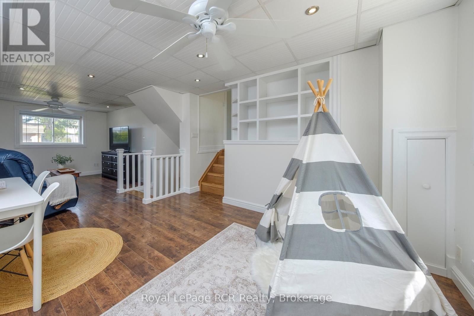 466 HIGHLAND DRIVE - 27