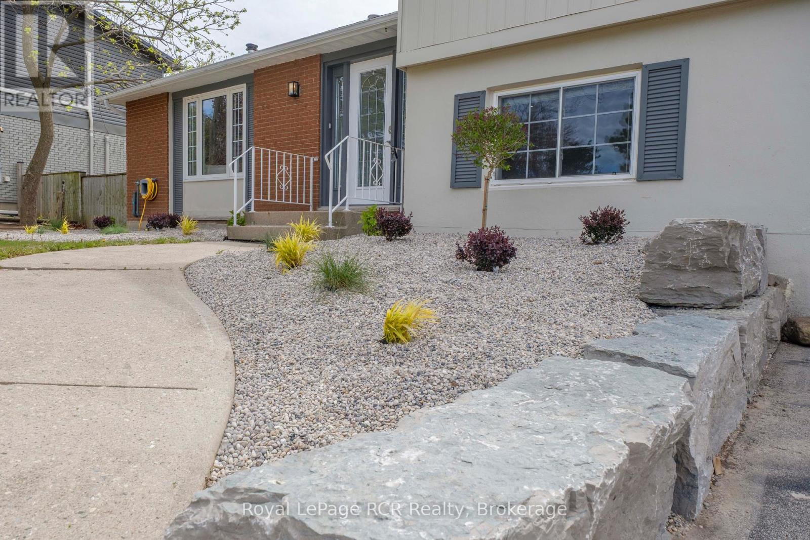 466 HIGHLAND DRIVE - 4