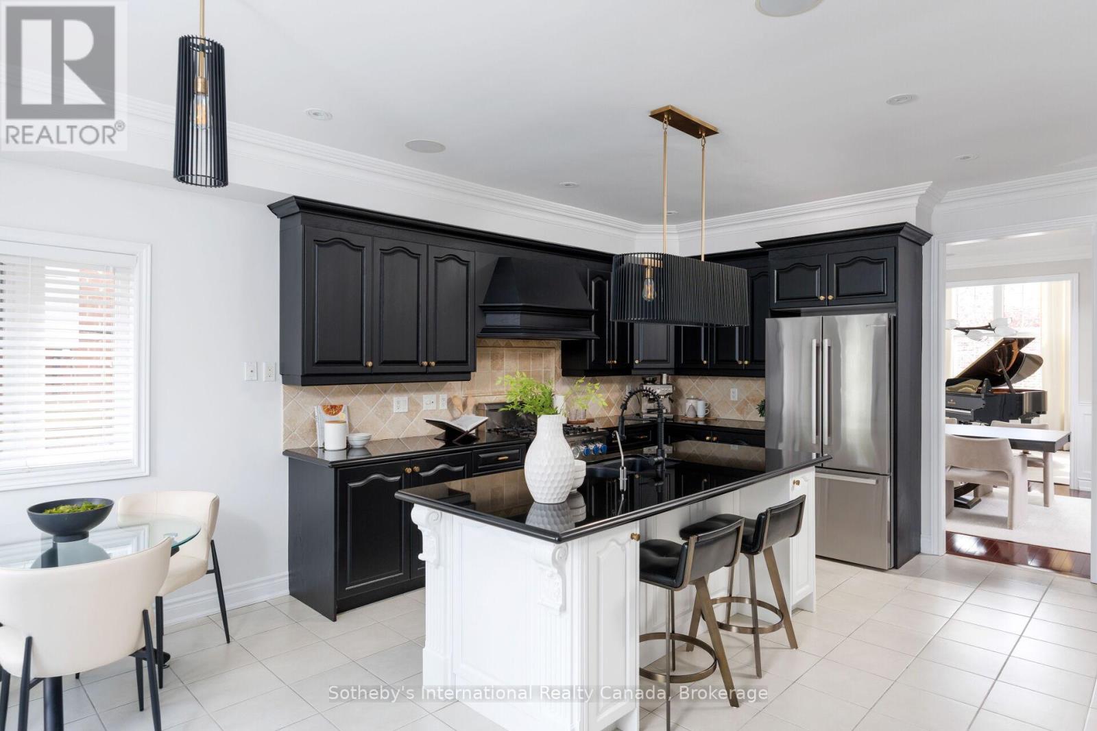 1437 ISLINGTON AVENUE - 13