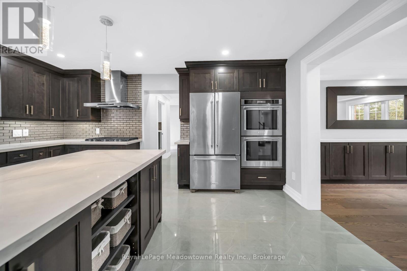 170 CRAWFORD CRESCENT - 11