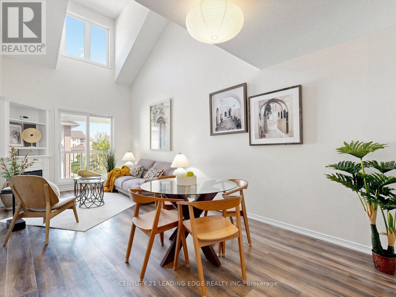 #UNIT 3 45 PETRA WAY - 1