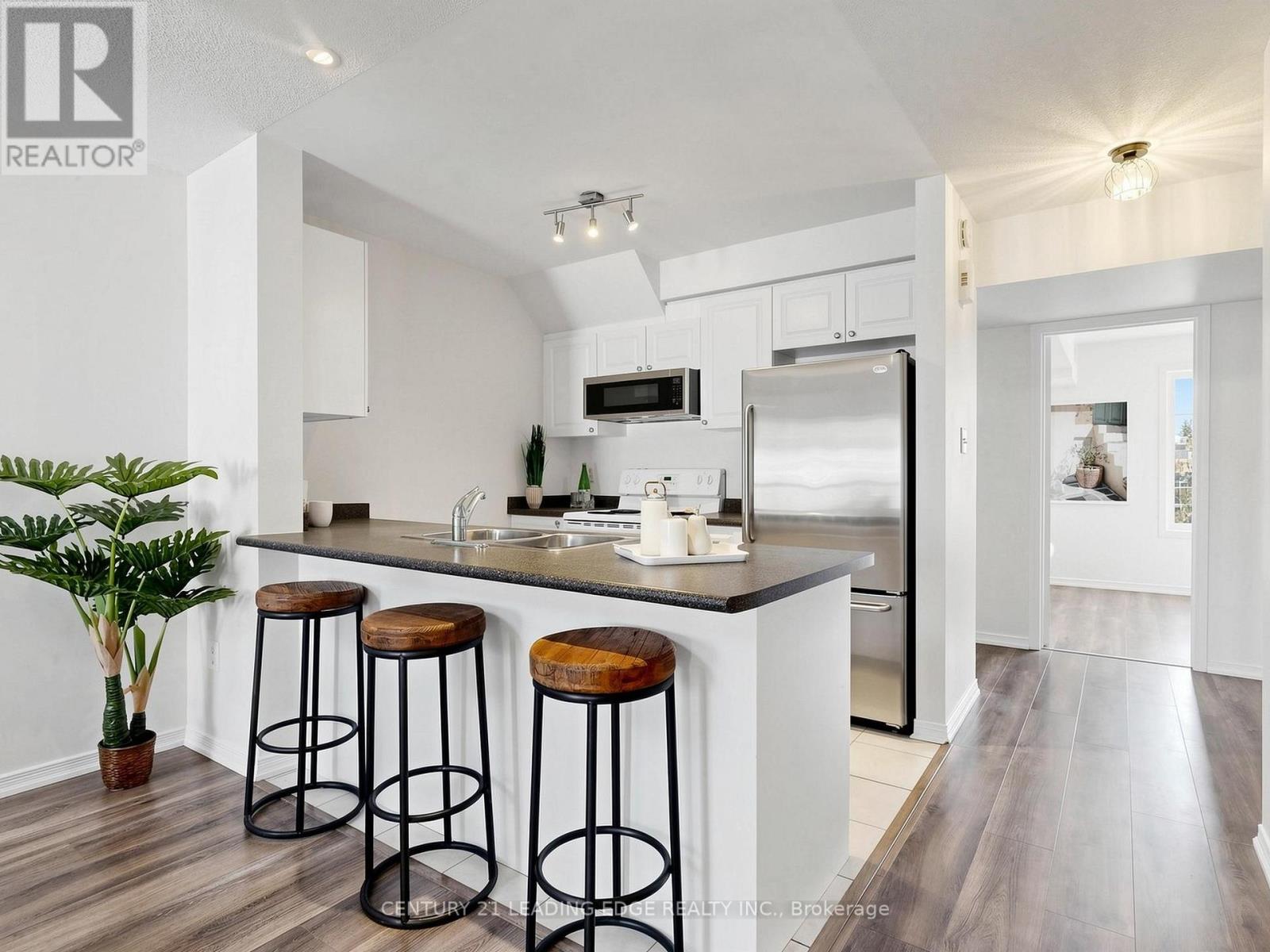 #UNIT 3 45 PETRA WAY - 7