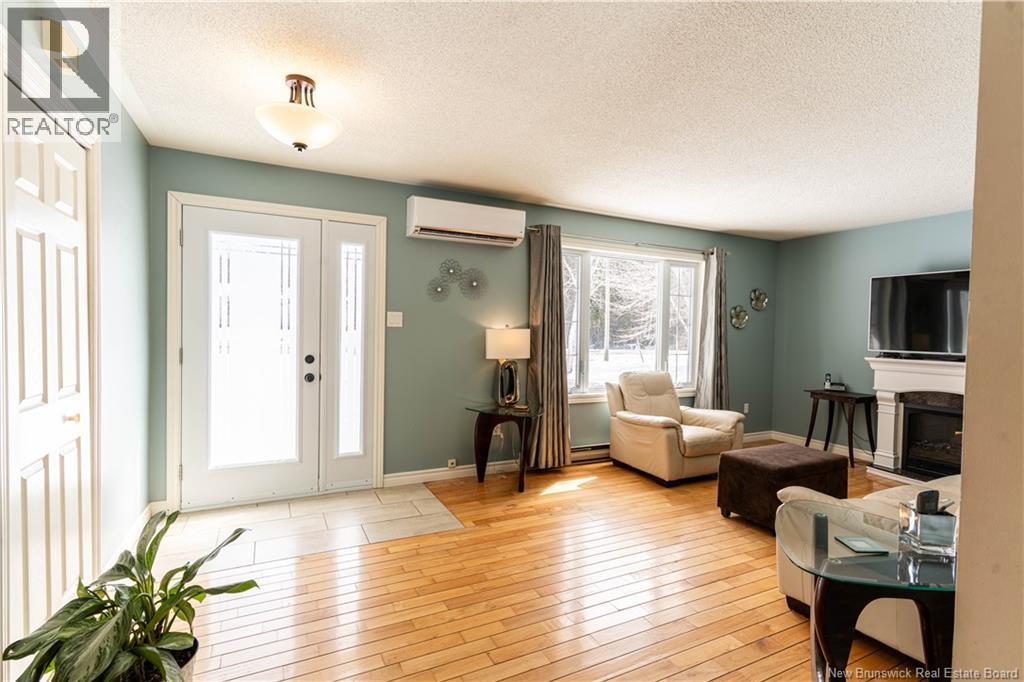 32 North Boom Road - 19