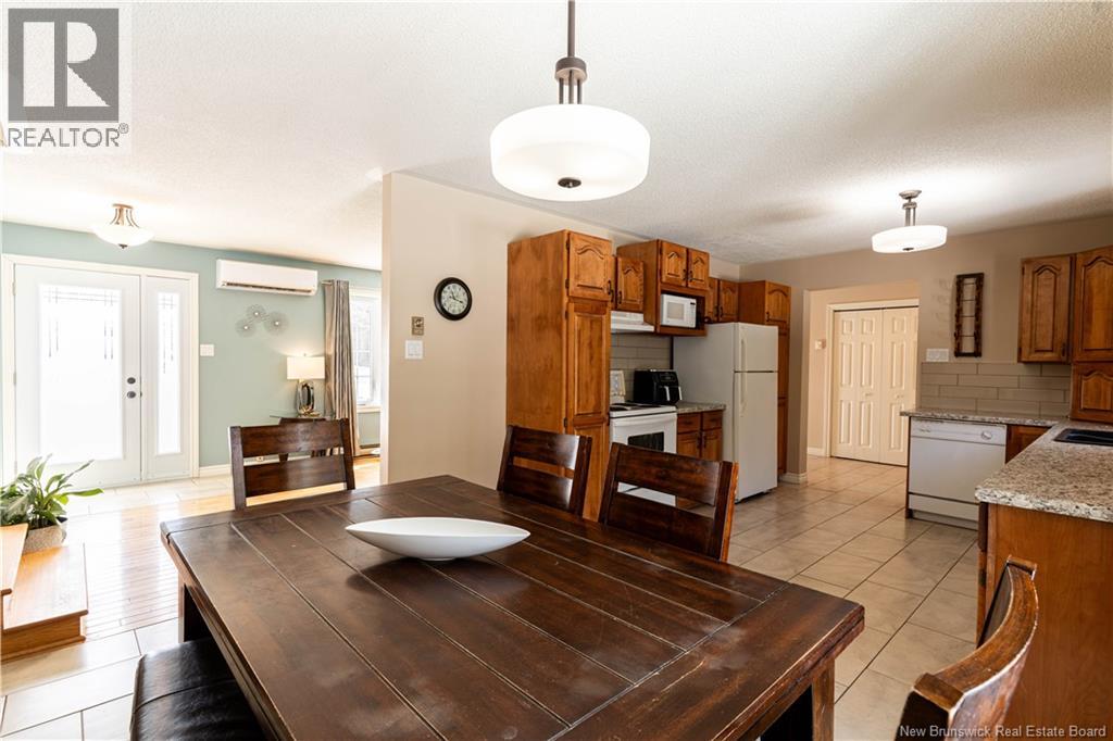 32 North Boom Road - 13