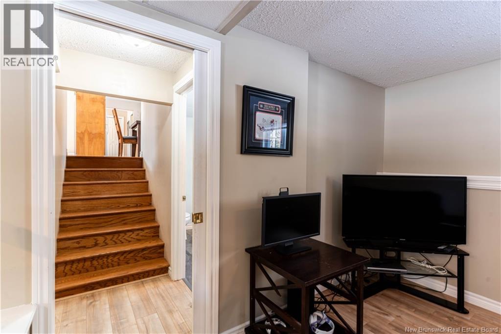 32 North Boom Road - 44