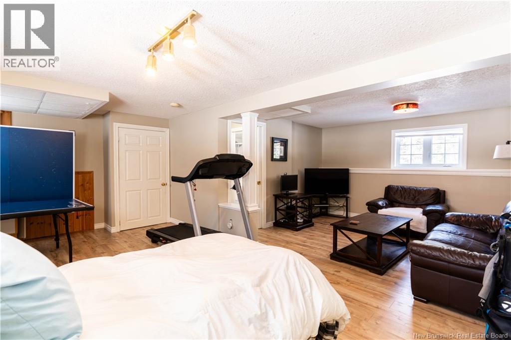 32 North Boom Road - 42