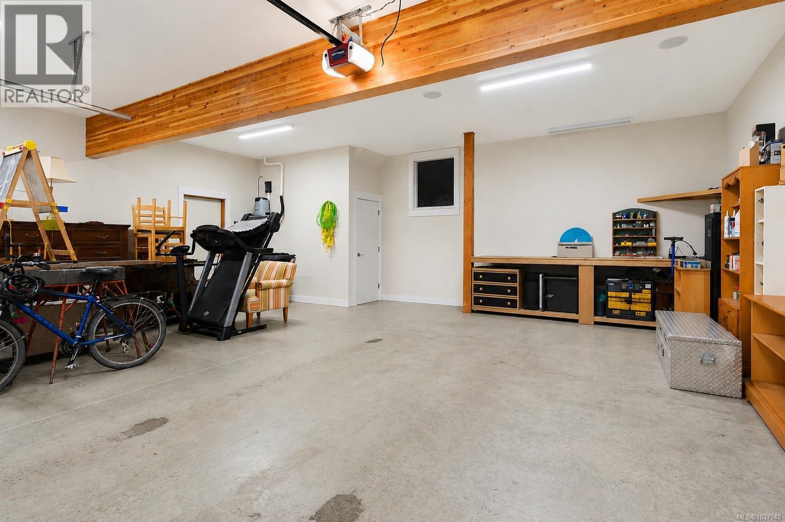  1291 Benvenuto Avenue, Central Saanich
