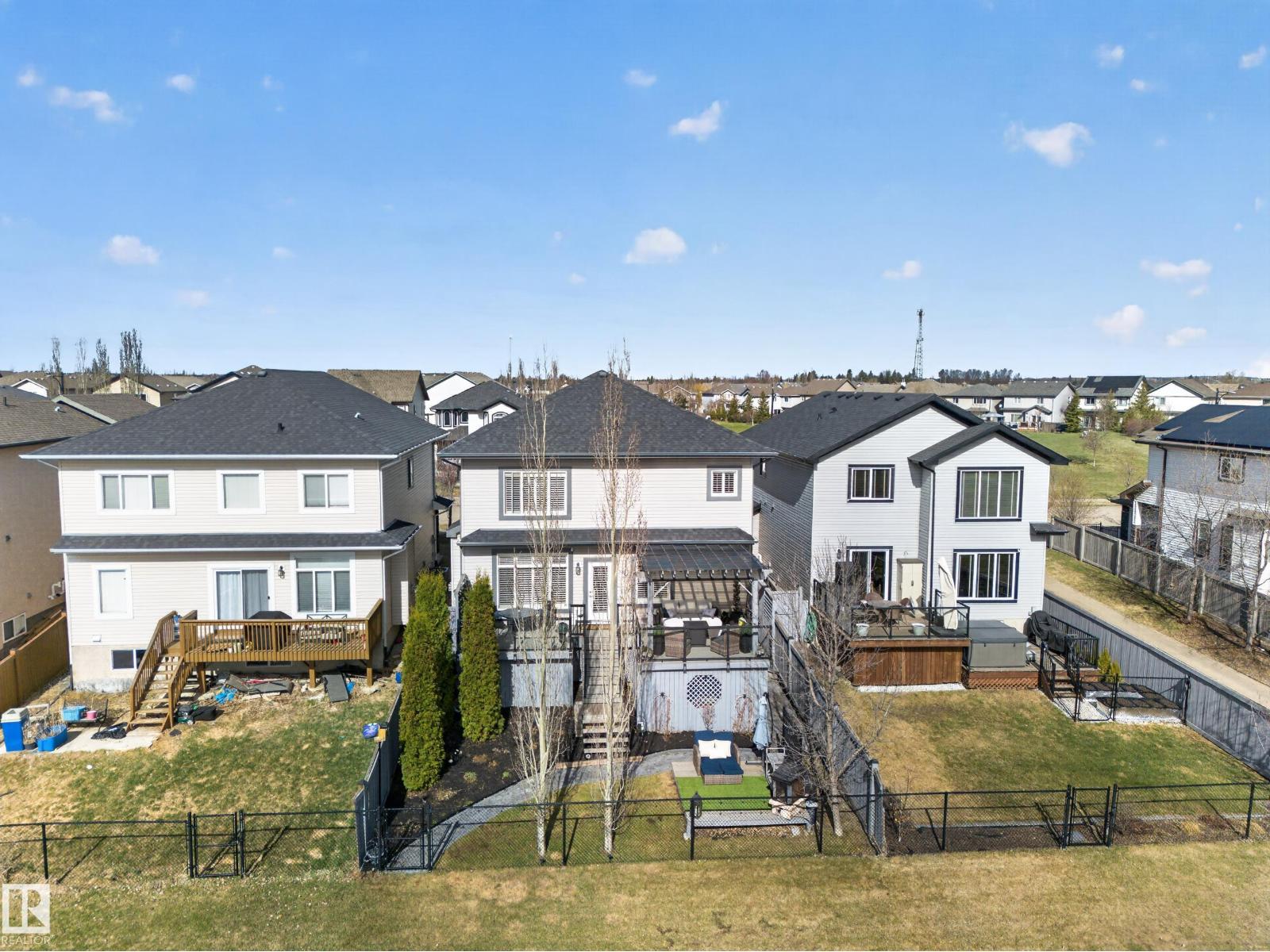 112 BREMNER CR — photo 41
