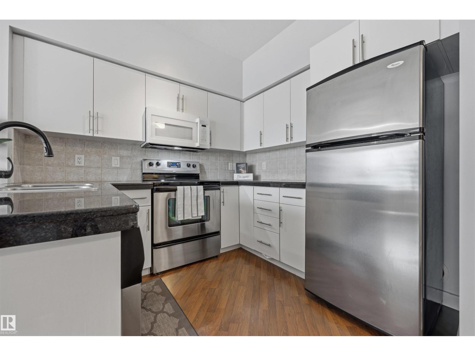 #1403 10136 104 ST NW - 4