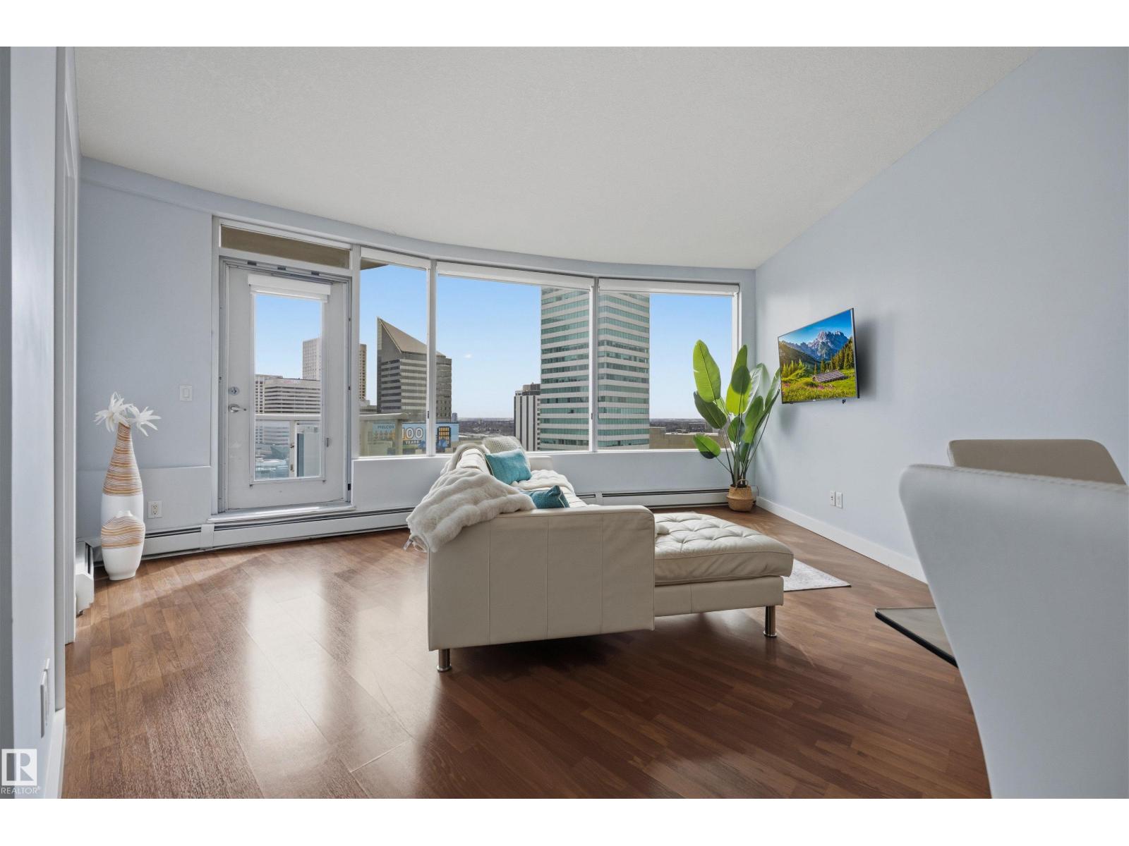 #1403 10136 104 ST NW - 9