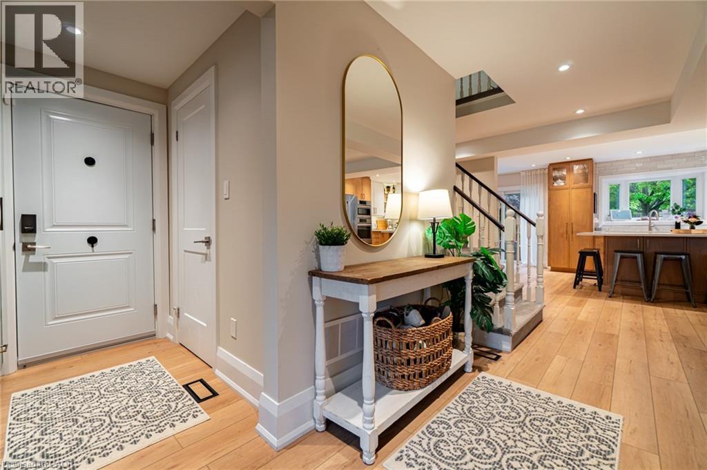 2393 ARNOLD Crescent - 9