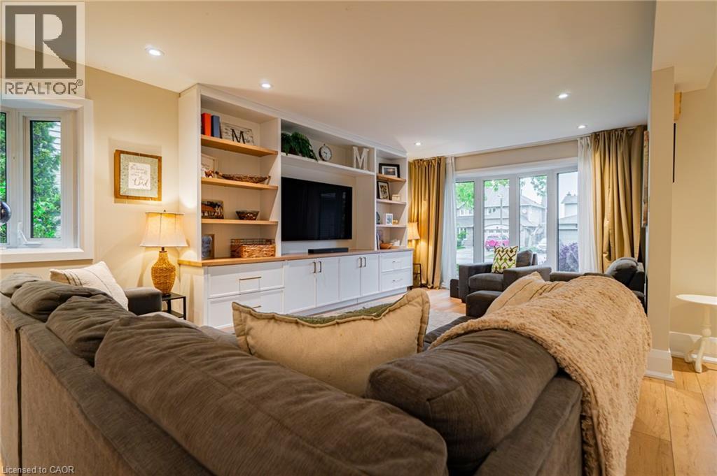 2393 ARNOLD Crescent - 11