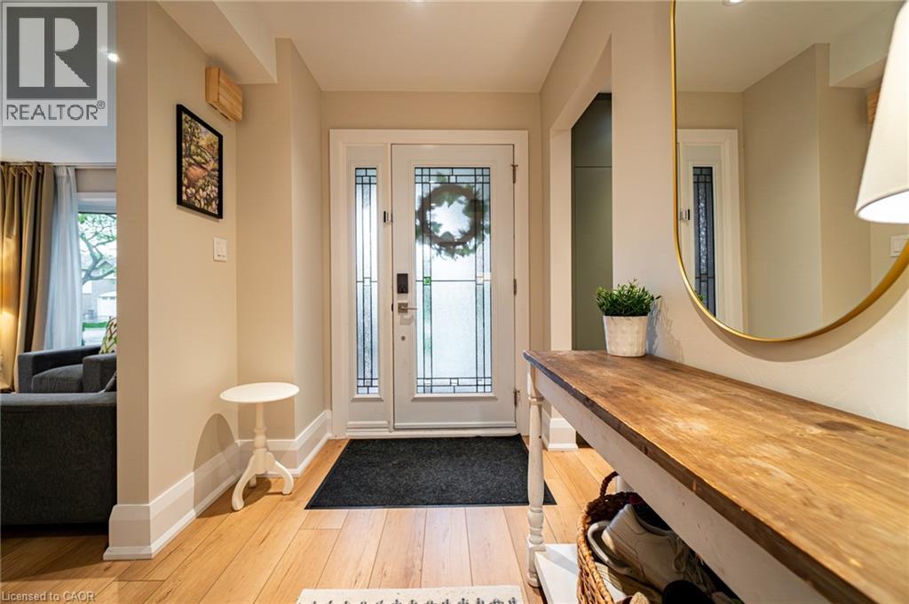 2393 ARNOLD Crescent - 6
