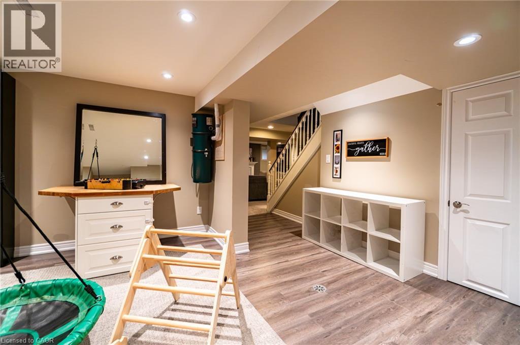 2393 ARNOLD Crescent - 41