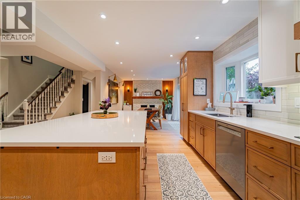 2393 ARNOLD Crescent - 17