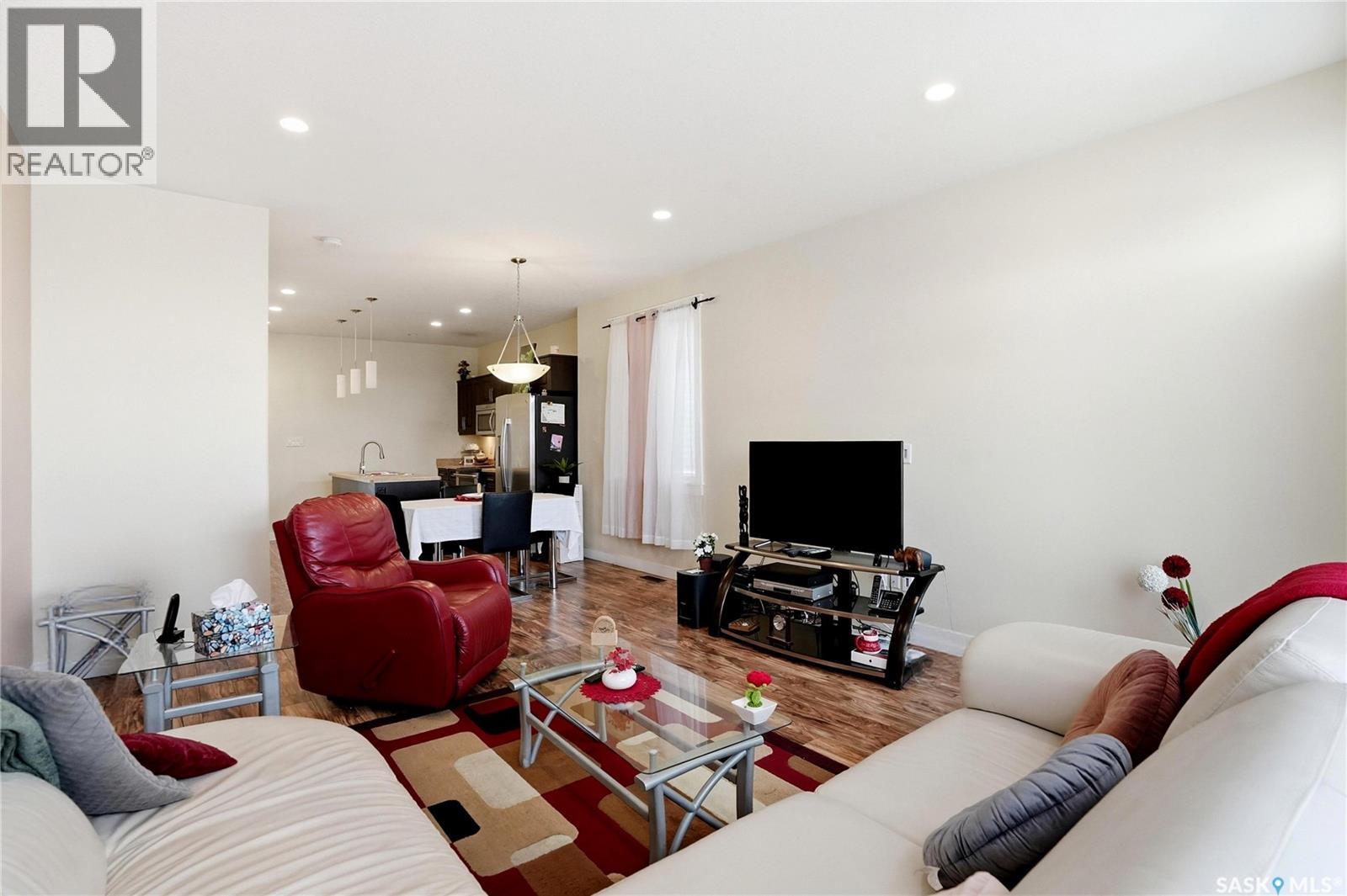 #4 3960 7th AVENUE E - 17